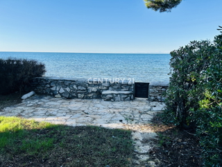 ISTRA, UMAG, EKSKLUZIVA AGENCIJE, EDINSTVENA LOKACIJA PRVI VRST DO MORJA IN PLAŽE