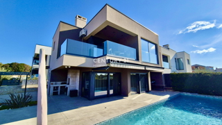 POREČ, MODERNA LUKSUZNA VILA S POGLEDOM NA MORJE