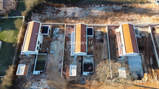 LABIN, NOVOZGRADNENA VILA S BAZENOM IN 4 SPALNE SOBE