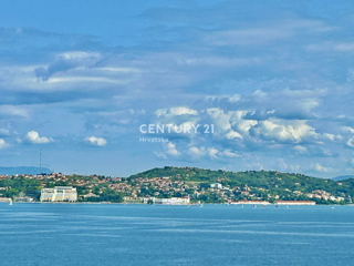 UMAG, CRVENI VRH, FANTASTIČNO STANOVANJE Z ODPRTIM IN PANORAMSKIM POGLEDOM NA MORJE