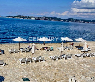 UMAG, CRVENI VRH, EKSKLUZIVNO PRI C21 AGENCIJI STAN S POGLEDOM NA MORJE