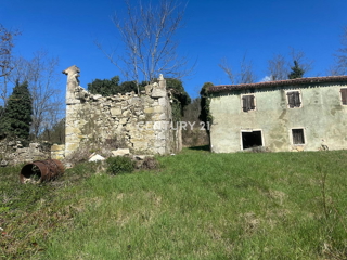 GROŽNJAN, PRODAJA ČUDOVITEGA POSESTVA Z ODPRTIM POGLEDOM NA NARAVO