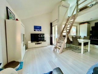 ROVINJ, ODLIČNO IN PRENOVLJENO DVOSTANOVANJSKO NADMETNO PRENOVLJENO STANOVANJE