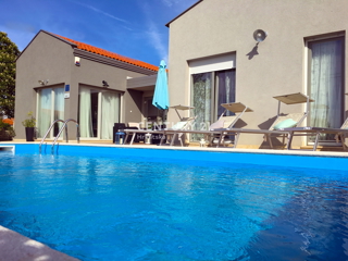 POREČ, PRODAJA SE PRIZEMLJE S BAZENOM