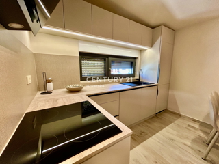 UMAG, OKOLICA, NOVO STANOVANJE SAMO 300 METROV OD PLAŽE IN MORJA