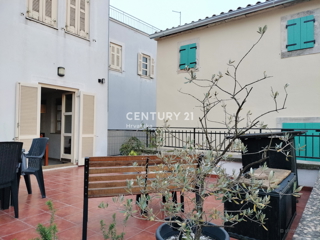 SVETVINČENAT, POPOLNOMA UREJENO STANOVANJE Z VELIKO TERASO