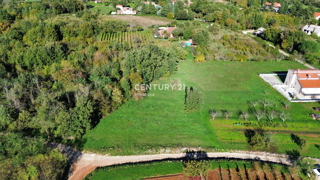 MOTOVUN, OKOLICA, GRADBENI ZEMLJIŠČE Z ODPRTIM POGLEDOM NA NARAVO