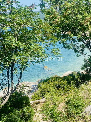 OTOK CRES, PRIZEMNA HIŠA SAMO 50 METROV OD PLAŽE