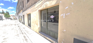 Benkovac - poslovni prostor in stanovanje - etažna lastnina v središču mesta