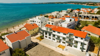 VIR, Južna stran otoka, 25 m od morja - 3.5-sobno stanovanje - 119,64 m2
