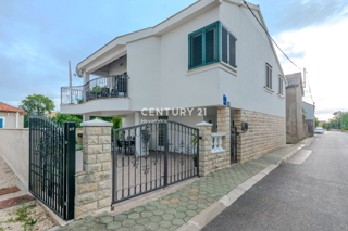 Zadar - Zaton - Hiša z dvema apartmajema - Znižano!