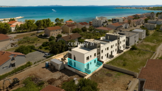 VIR, NOVOGRADNJA, ZAKLJUČEN PROJEKT, 2,5-PROSTORNO STANOVANJE (2SS+DB), PRIZEMLJE, 200 M DO PLAŽE JADRO