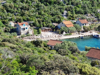 Tkon, Donje More, zemljišče ob morju v zalivu zaščitenem pred vetrovi