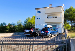 Sveti Filip in Jakob, stanovanje površine 78 m2 s čudovitim pogledom na morje in otoke