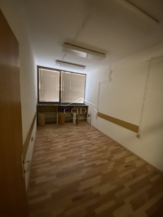 Belveder/Brajda - prodaja poslovnih prostorov s parkiriščem in garažo
