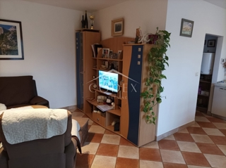 Kaštel - dvosobno stanovanje v 1. nadstropju v bližini Buj!