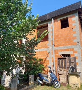 Dramalj - hiša z 2 trisobnima apartmajema in pogledom na morje