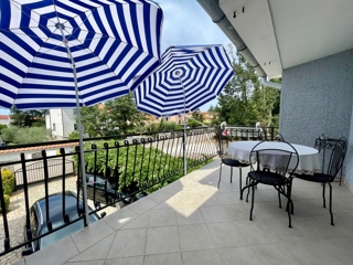 Poreč - hiša s 5 apartmaji za turistični najem