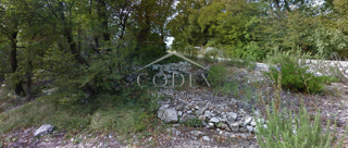 Kostrena - prodaja gradbenega zemljišča, obdanega z zelenjem