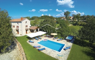 Tinjan - kamnita avtohtona vila z gradbiščem