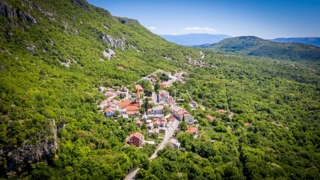 Grižane - prodaja vikend hiše z vrtom