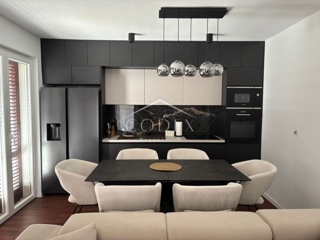 Rab, Palit - prodaja trosobnega stanovanja