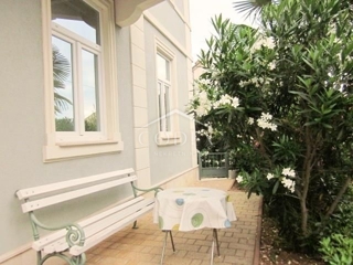 Crikvenica - prodaja na novo adaptirane hiše s 3 apartmaji