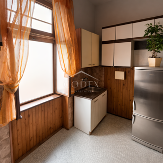 Opatija center – prostorno stanovanje z balkonom, 1 min od morja