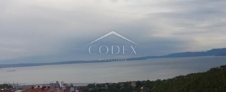 Škurinje - prodaja dvoetažnega apartmaja s pogledom na morje