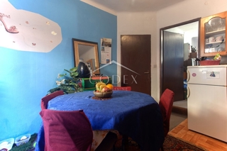 Novigrad - trietažno stanovanje v starem mestnem jedru