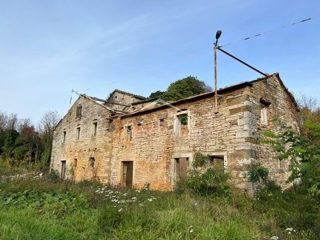 Oprtalj - prodaja starin s prostornim vrtom