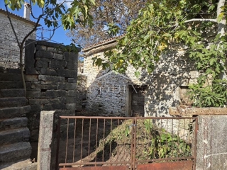 Istra, okolica Tinjana – kamnita hiša z dvoriščem naprodaj