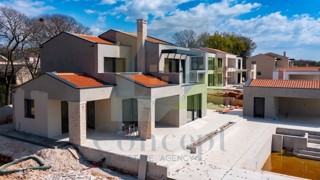 Poreč, okolica, Prekrasna luksuzna vila s bazenom in pogledom na morje