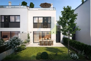 Poreč, Hiša v vrsti na atraktivni lokaciji 2 km od morja