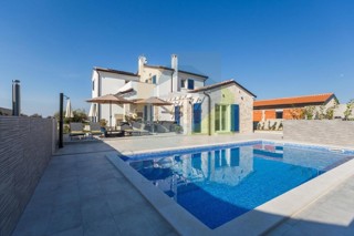 Poreč, okolica, Prekrasna vila s bazenom na mirni lokaciji, 3 km od morja