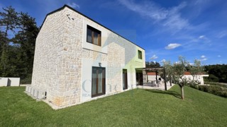 Poreč, okolica, Prekrasna kamnita vila s 4 spalnice na mirni lokaciji