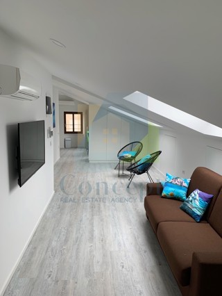 Poreč, center, Luksuzno stanovanje v 2. nadstropju v starem mestnem jedru, 40 m od morja