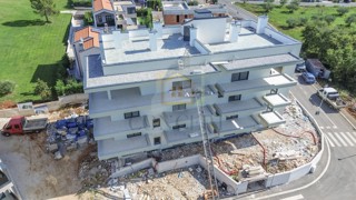 Poreč, okolica, Stan na drugem nadstropju 1500 m od morja