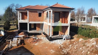 Poreč, okolica, Samostoječa hiša s bazenom na mirni lokaciji, 12 km od morja