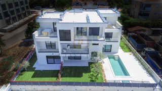 Poreč, Hiša na koncu niza 850 m od morja