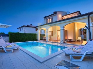 Poreč, okolica, Hiša s bazenom in pogledom na morje, 7 km od morja