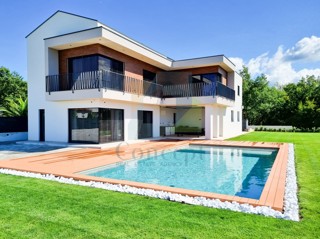 Poreč, okolica, Luksuzna vila s bazenom in pogledom na morje, 12 km od morja