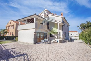 Poreč, Luksuzna lokacija, Apartmanska hiša 750 m od morja