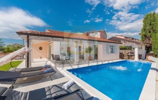 Poreč, okolica, Samostoječa prizemna hiša s 3 spalnicami, 7 km od morja