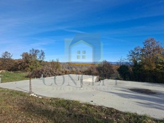 Poreč, Vižinada, okolica, Gradbena zemljišča z gradbenim dovoljenjem, 17 km od morja