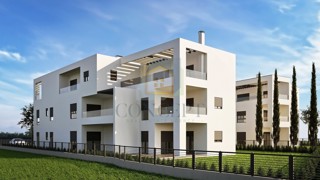 Poreč, ožja okolica, Luksuzni prostoren stan v 2. nadstropju novogradnje, 900 m od morja