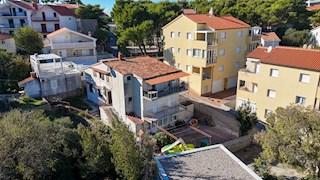 Apartmajska hiša, Rogoznica