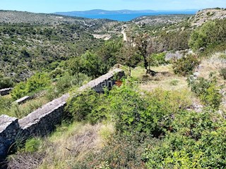 Brač, Ložišća, atraktivno gradbeno zemljišče, 755m2, pogled na morje
