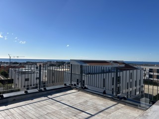 Novigrad - stanovanje s strešno teraso in panoramskim pogledom na morje
