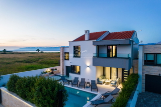 Zadar, Privlaka, luksuzna wellness vila z ogrevanim bazenom